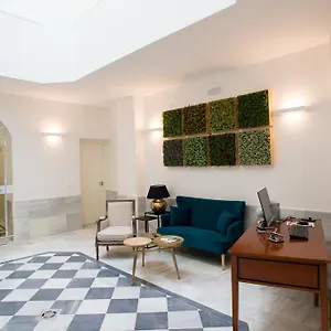 https://la-posada-del-mercado.hotelsincadiz.net