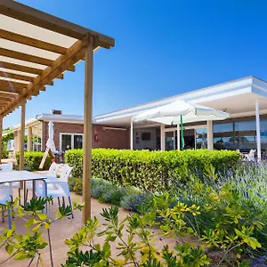 3 Estrellas 2*, Gavà Hiszpania